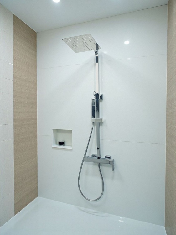 Zestaw natryskowy prysznicowy z deszczownicą QATRO Chrom w łazience