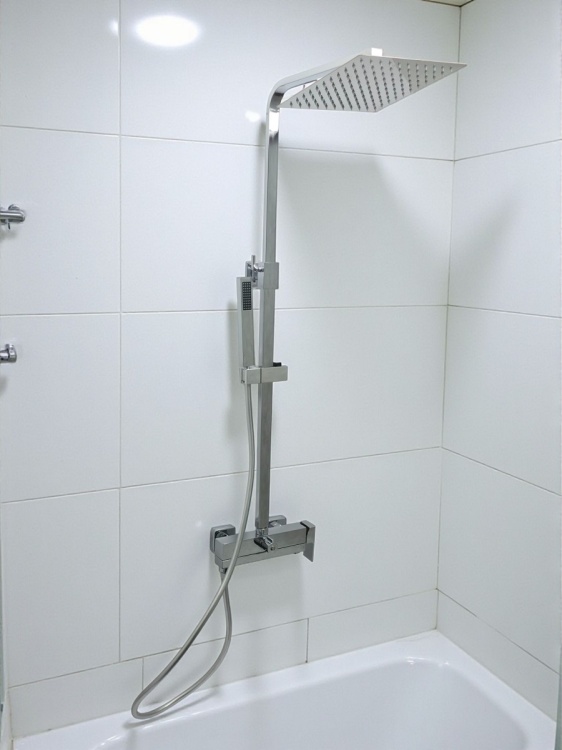 Zestaw wannowo-natryskowy z deszczownicą QATRO Chrom 1633C (zamontowane)