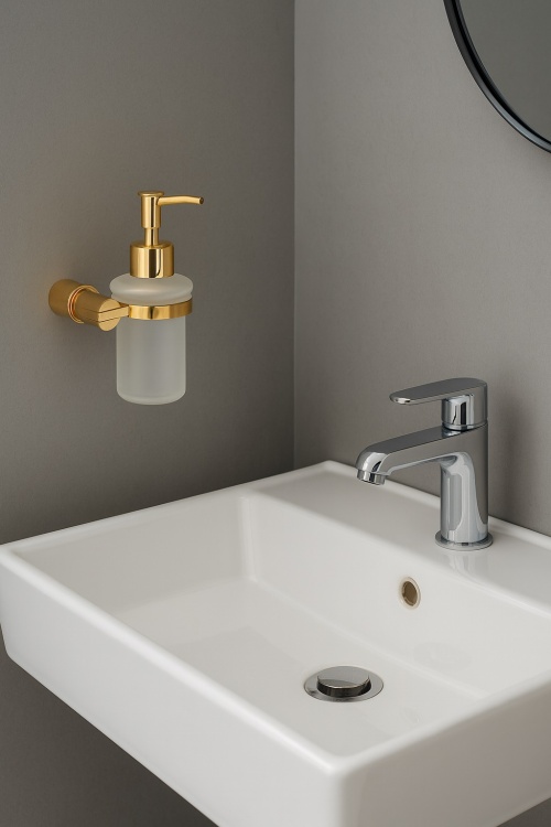 Złoty dozownik do mydła ścienny