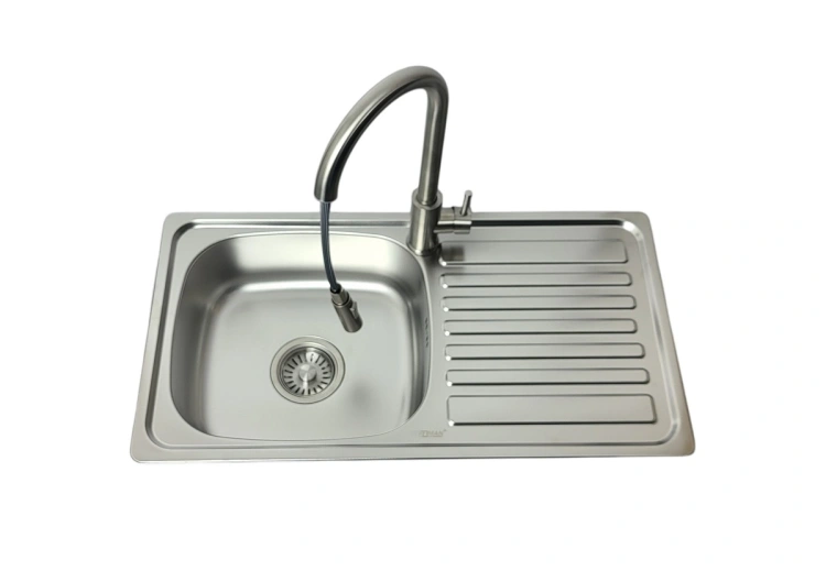 zlewozmywak-jednokomorowy-z-ociekaczem-stalowy-bateria-afino-inox.jpg